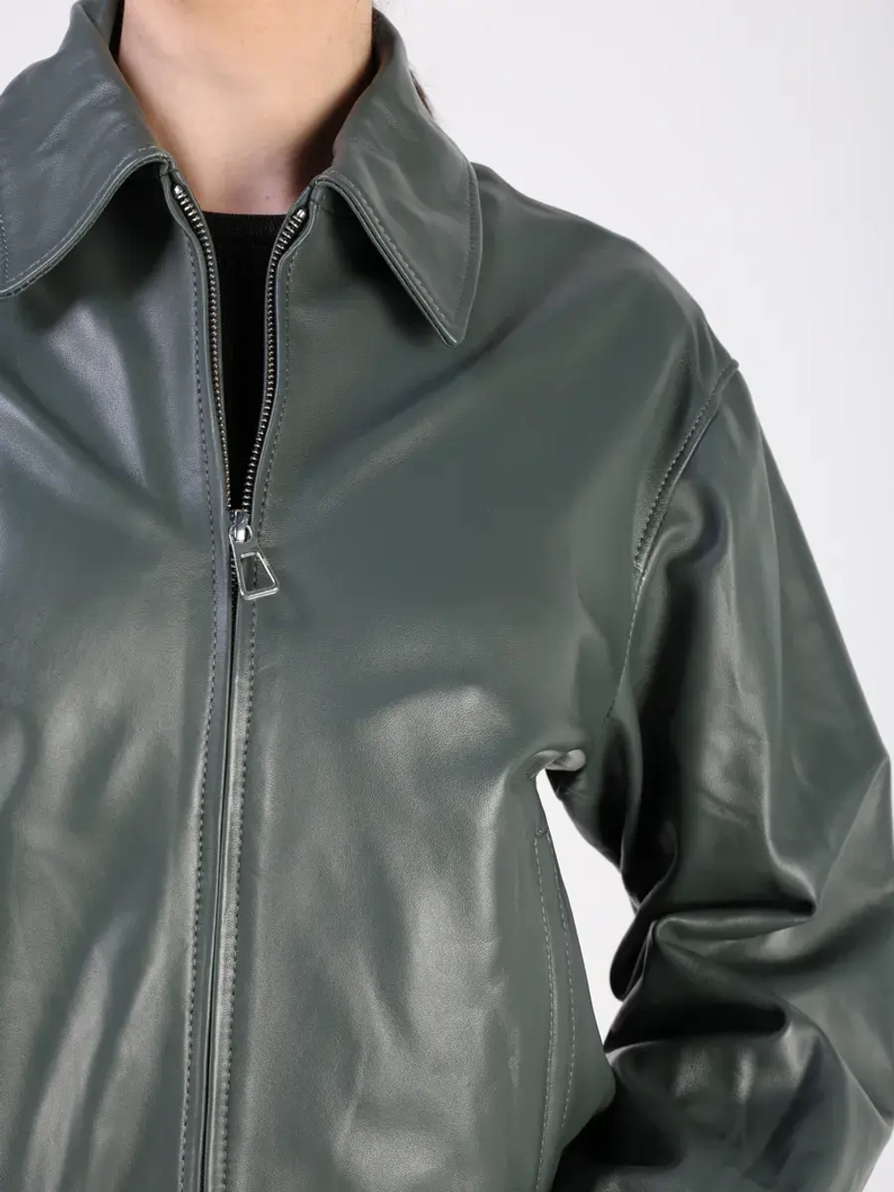 Кожаная куртка демисезонная