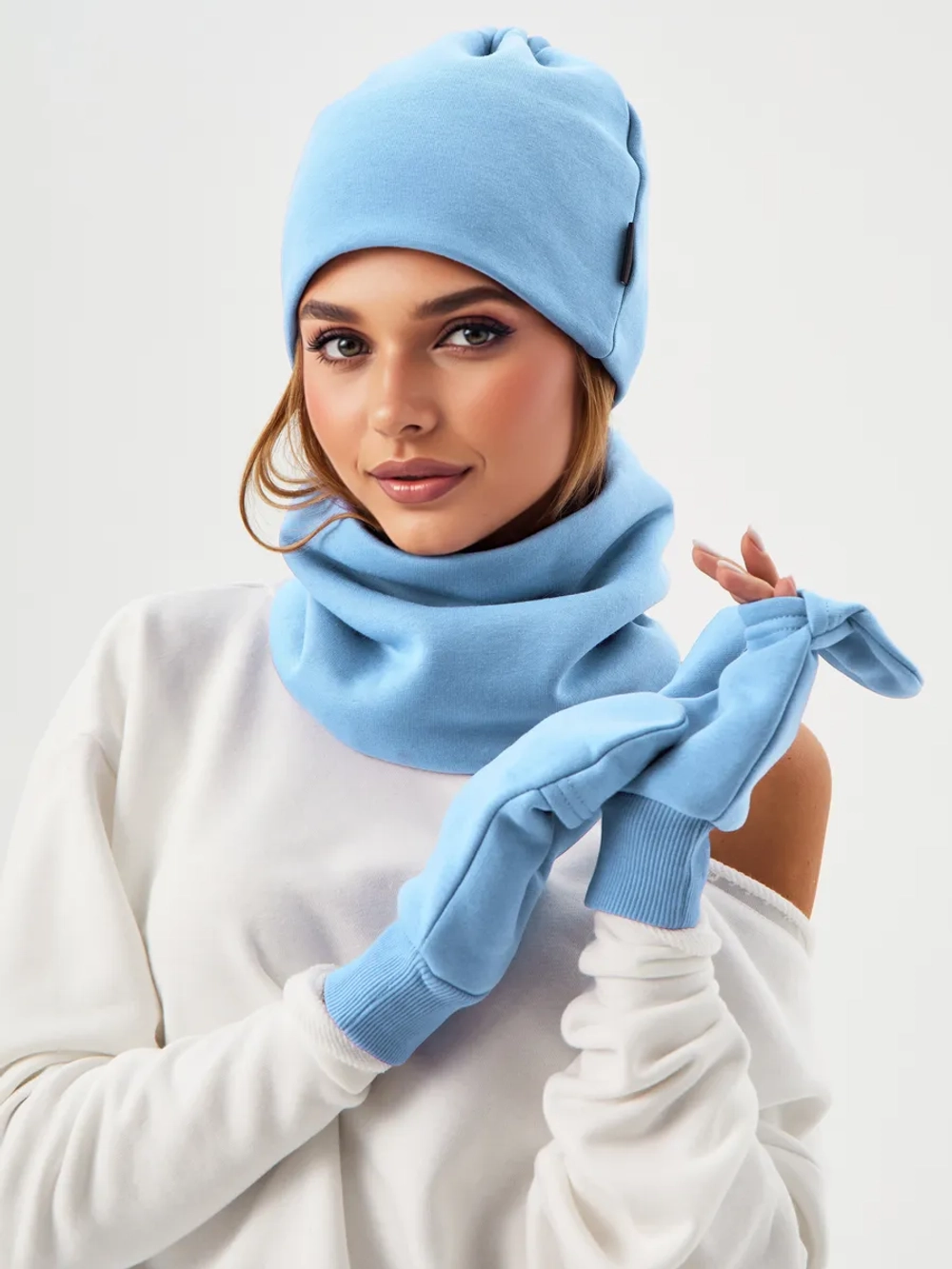 Шапка бини с начесом для хвоста, дред и кос