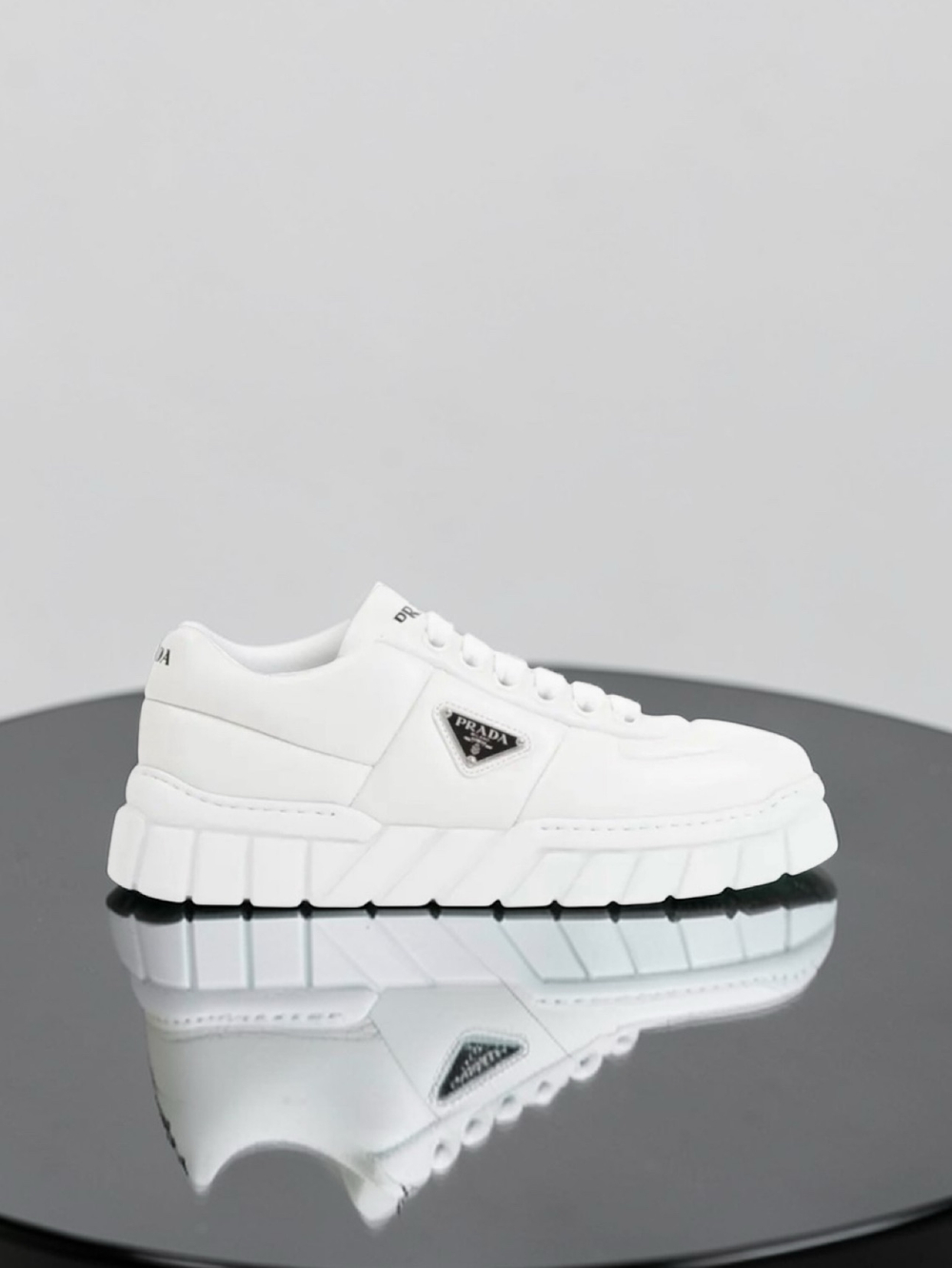 Кроссовки Prada