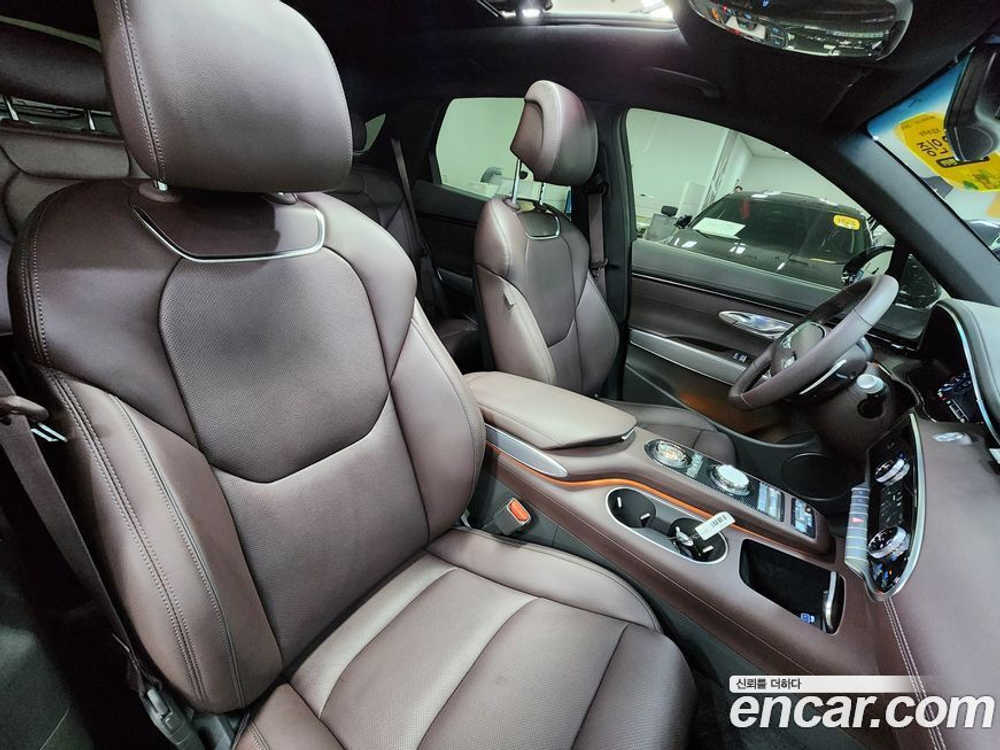 Genesis GV70 2.5T Бензин 2WD (11.2023)