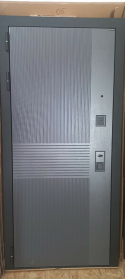 Входная металлическая дверь Бункер HIT Хит B-05/ Амстрод Грей софт рельеф