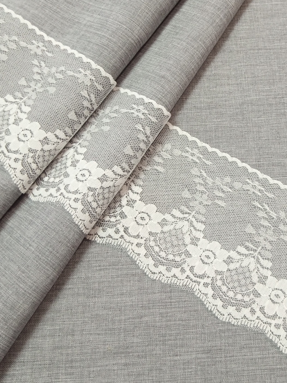 Кружево на сетке 9.3 см*13.71 м