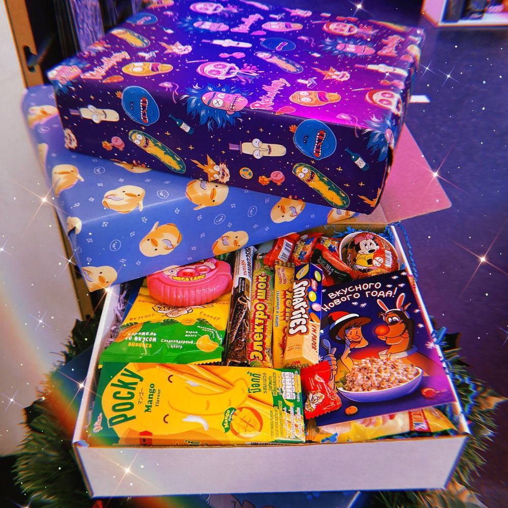 Фирменный рандом-бокс Geek Trip