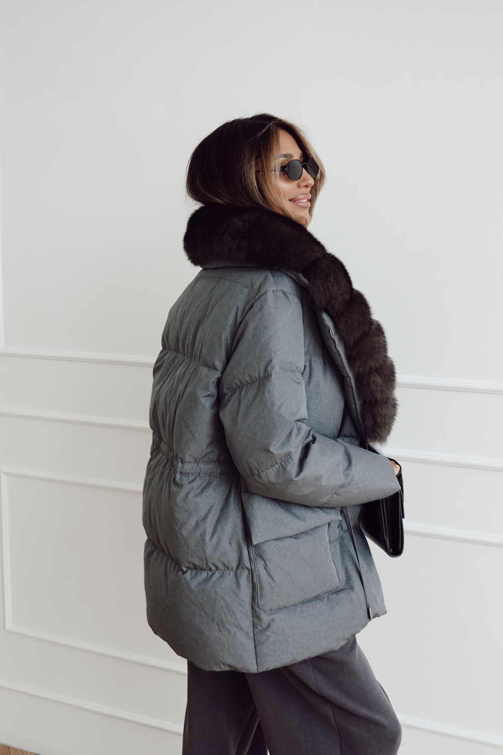 Пуховик на кулиске с английским воротником