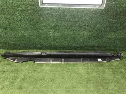 Кронштейн накладки порога правый Mercedes M GLE W166 (2011-2018)