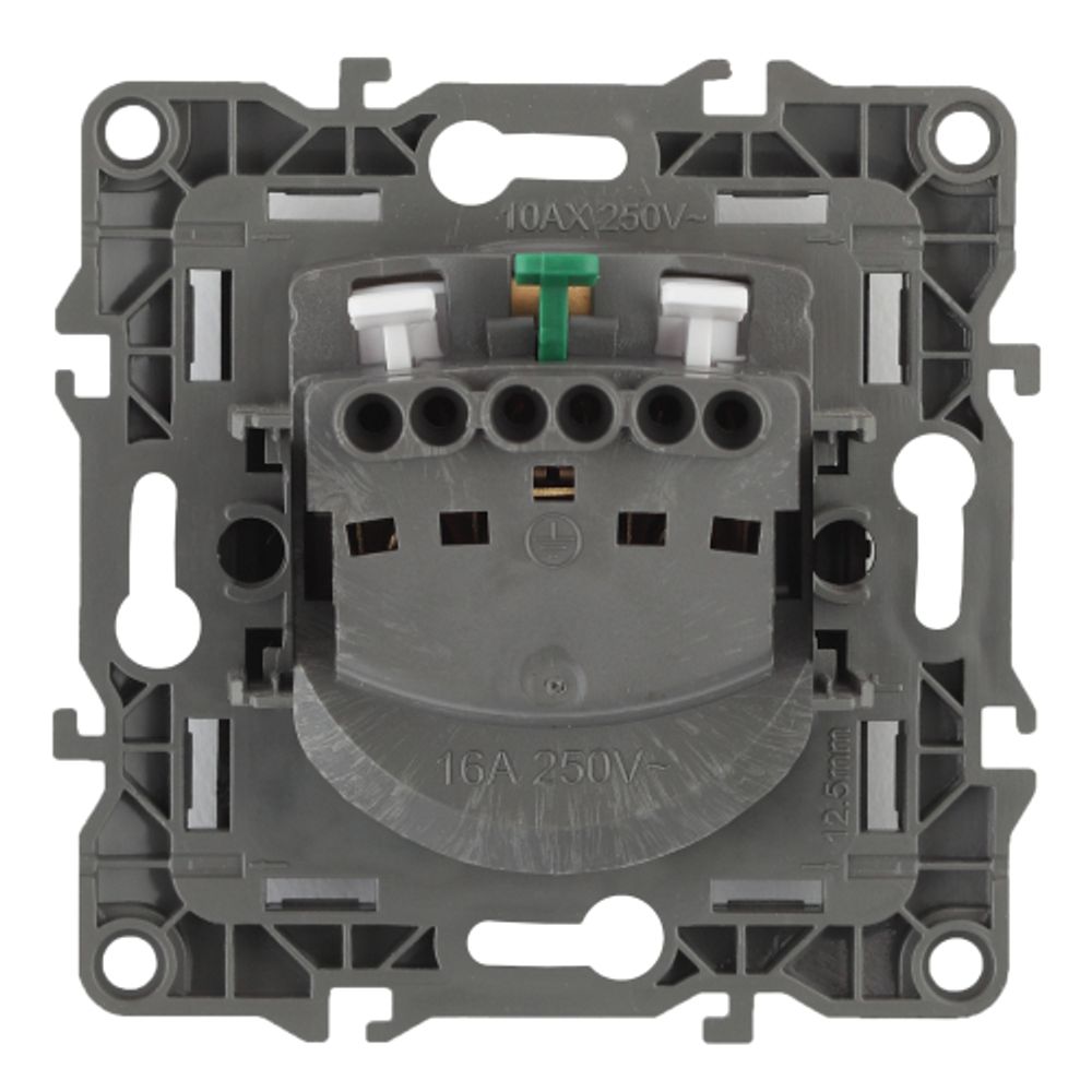 Розетка ЭРА Серия 12 12-2001-01 с заземлением 2P+E Schuko 16A-250В IP20 без м.лапок белый