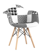 Кресло Eames DSW пэчворк черно-белое на деревянных ножках