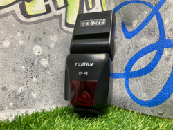 FujiFilm EF-42 TTL Flash