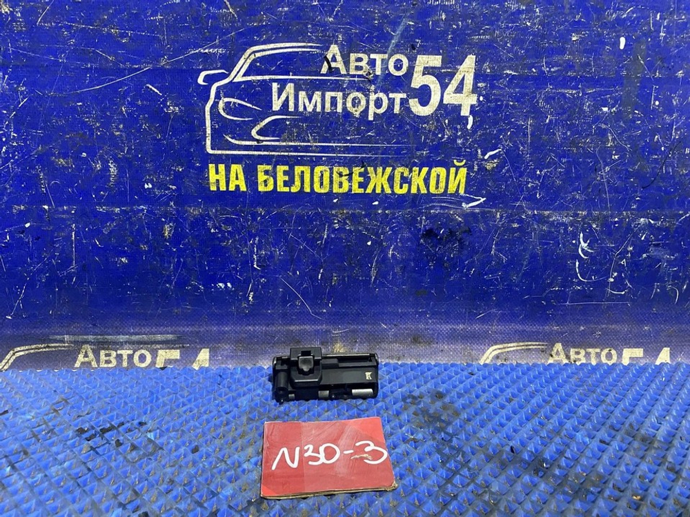 Бардачок пассажирский NISSAN R'NESSA 2000