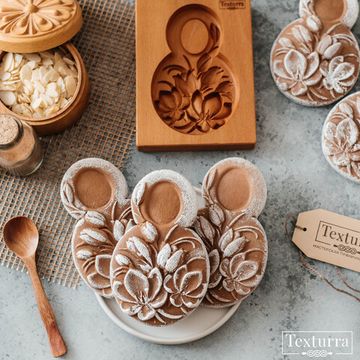 Пряничная форма Восьмерка с тюльпанами