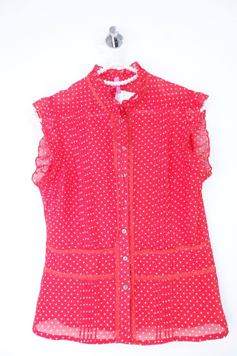 Блузка классная, хоть немного наивного вида, за счет гороха и оборок, маркировка 8, визуально 42 размер