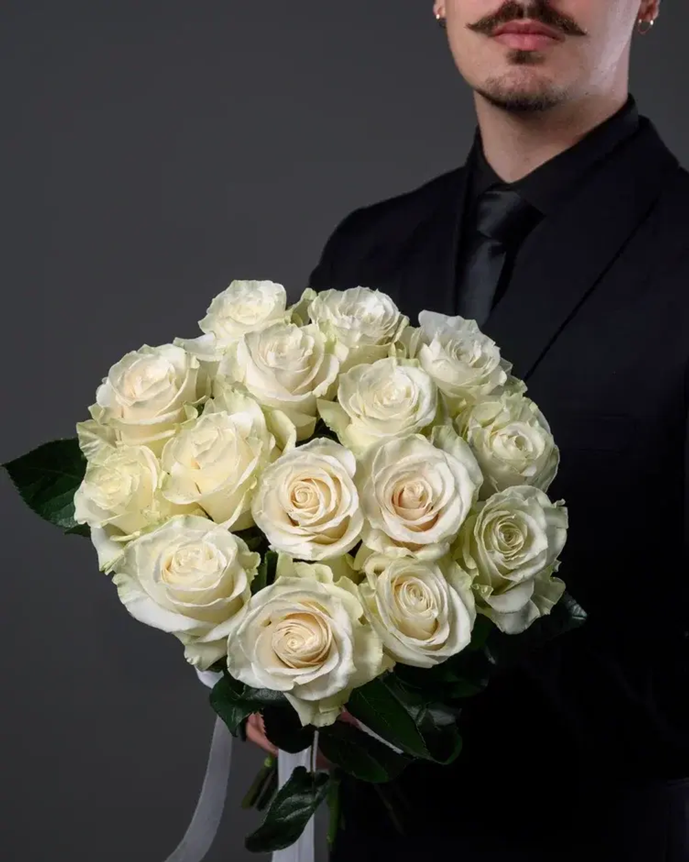Букет из 15 белых роз (Мондиал 50 см)