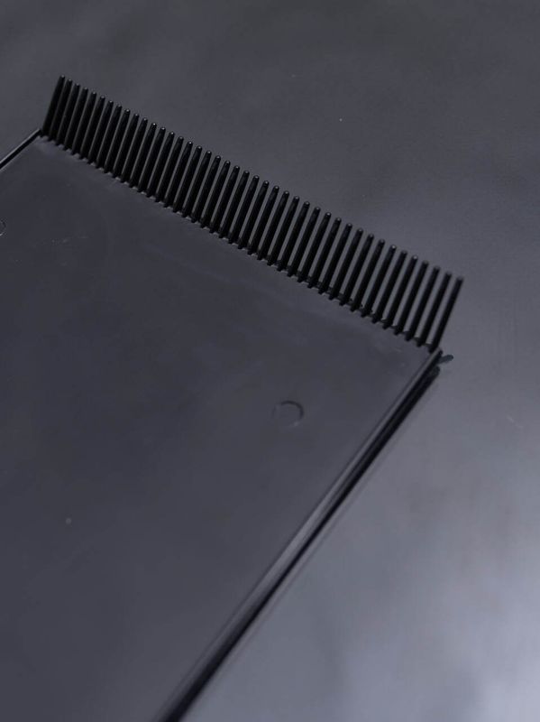 Планшет с гребнем