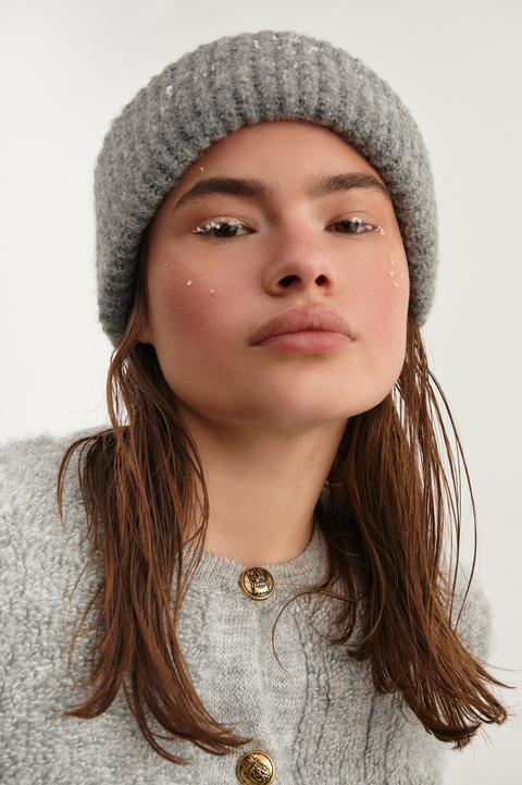 Шапка вязаная в рубчик