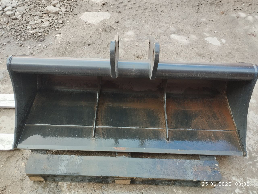 Ковш JD325 1500 мм планировочный