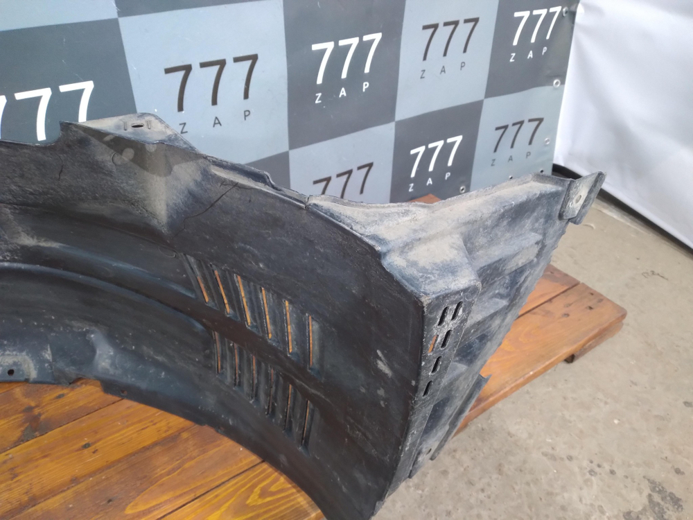 Подкрылок передний левый Hyundai Grand Starex (H1)  Б/У Оригинал 868114H700