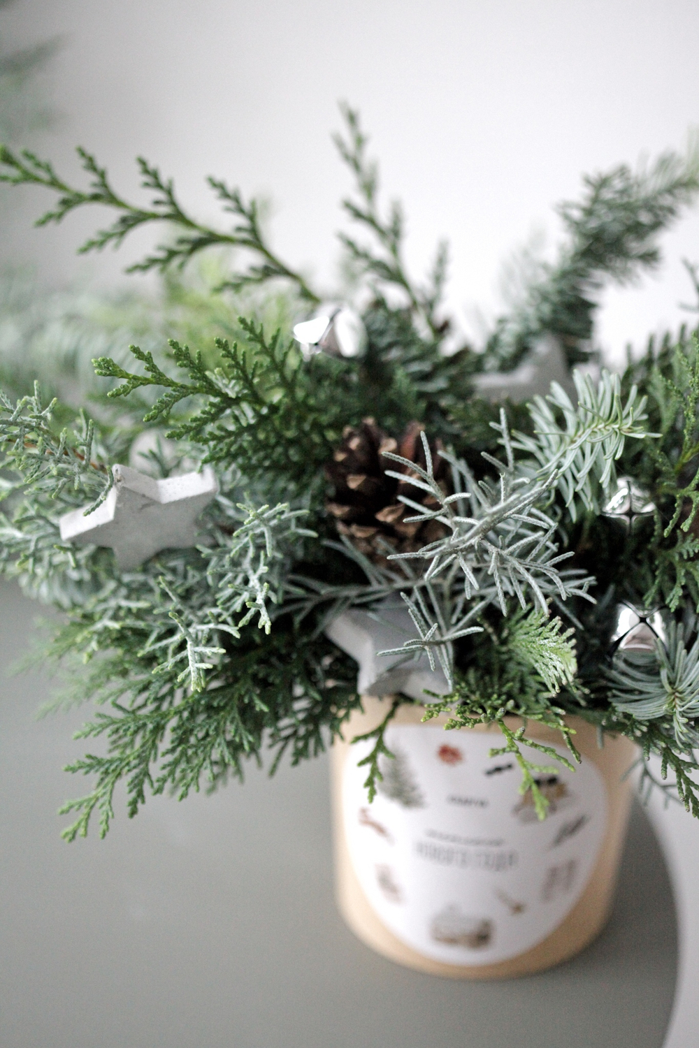 Новогодняя композиция в крафтовом стаканчике № 7