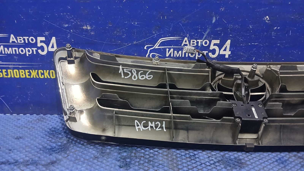 Решетка радиатора TOYOTA IPSUM 2001-2003