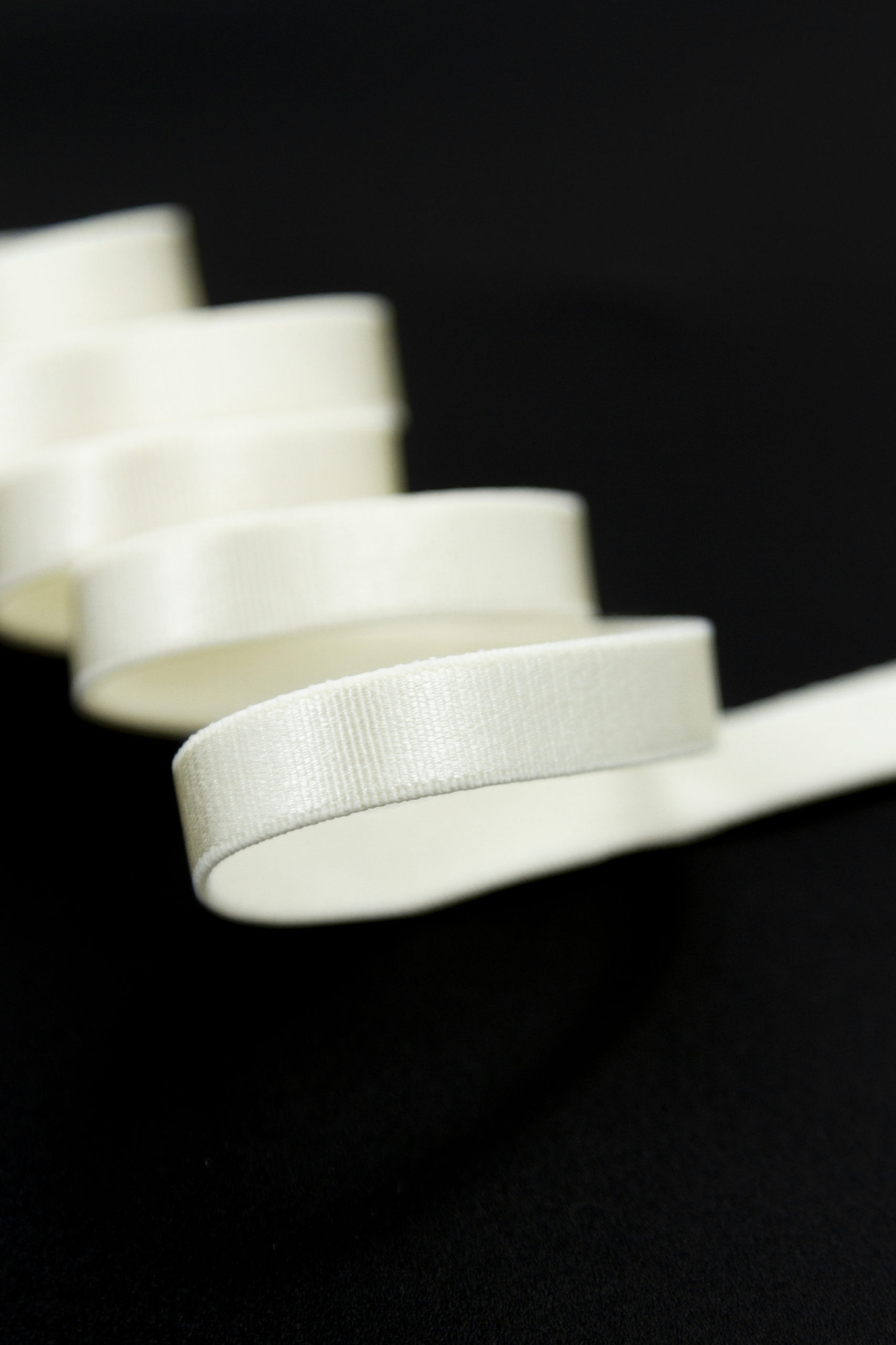 Резинка бретелечная шампань глянцевая ширина 10 мм