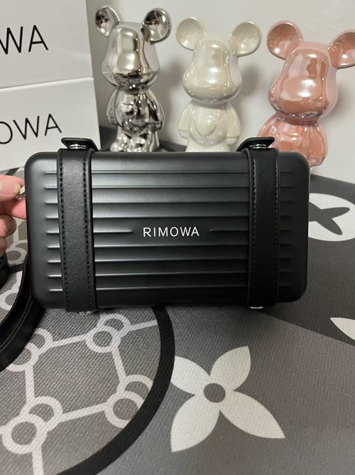 Сумка через плечо Rimowa