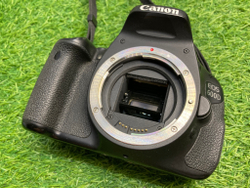 Canon 600D kit 18-55mm 3.5-5.6 IS ll 13.000 кадров
