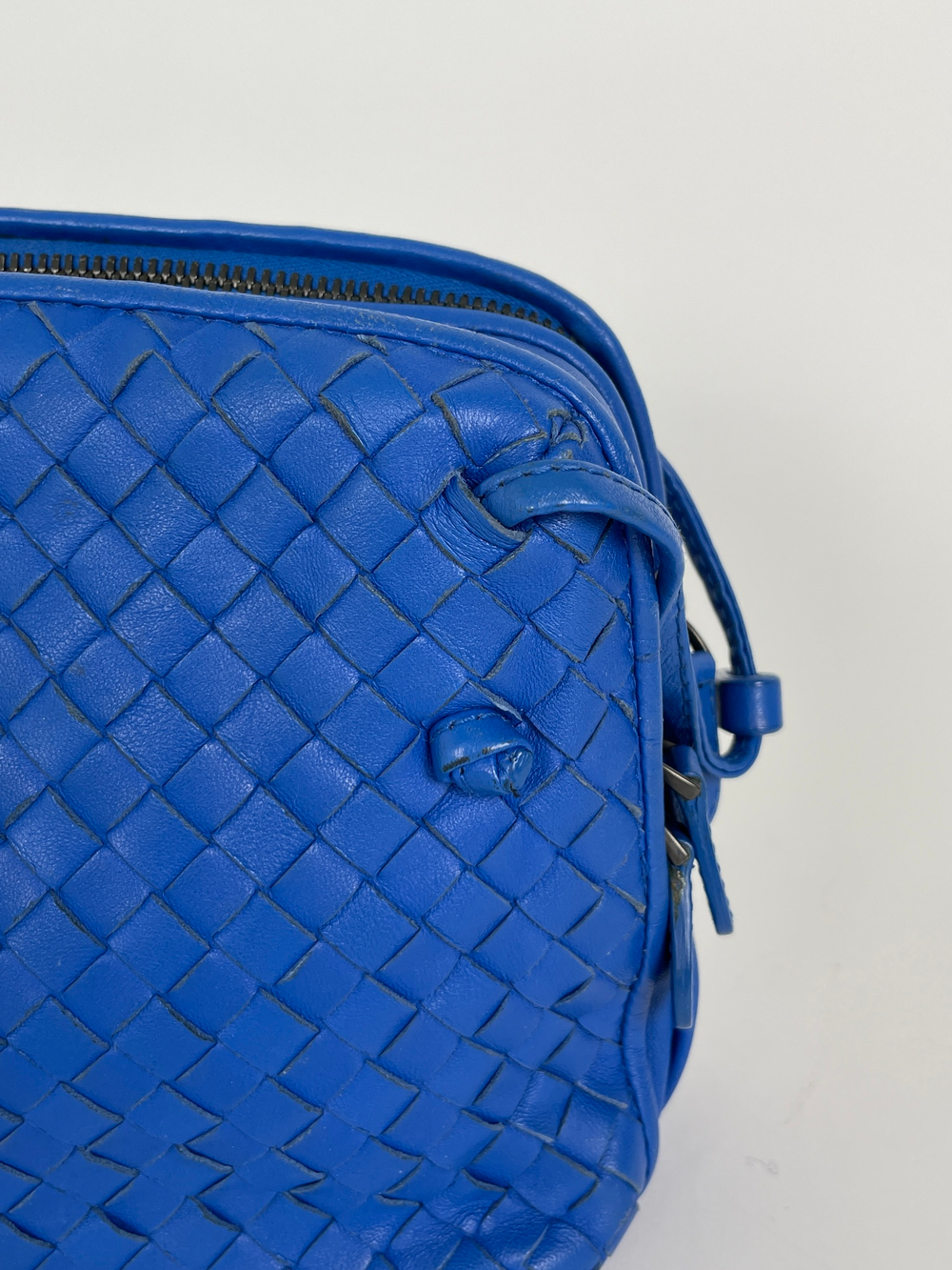 Сумка Bottega Veneta MEDIUM LOOP CAMERA BAG