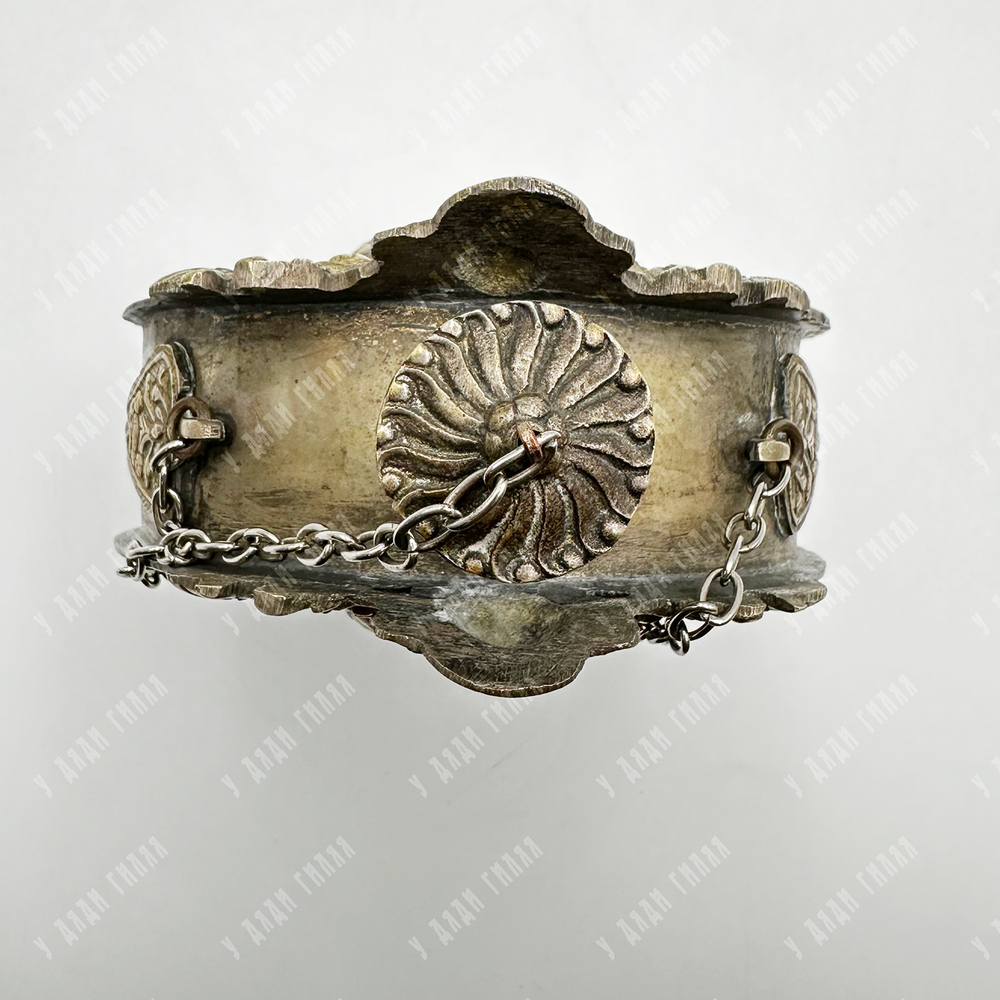 Большая богато декорированная пороховница. Посеребрение, латунь. Балканы, XIX в.