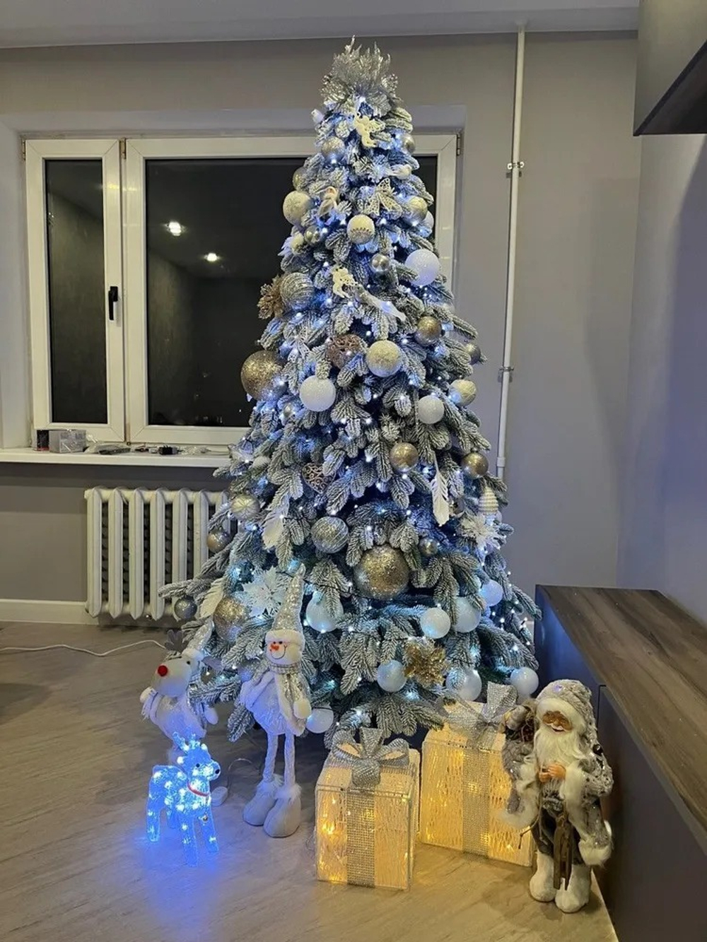 Ель Искусственная Царь елка Афродита флок 240 см