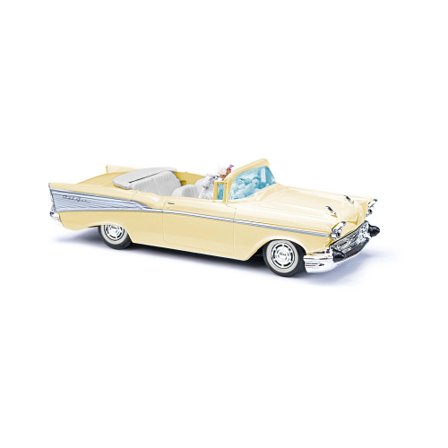 Автомобиль Chevrolet Bel Air '57, Cabrio, с водителем и собакой (H0, 1:87)