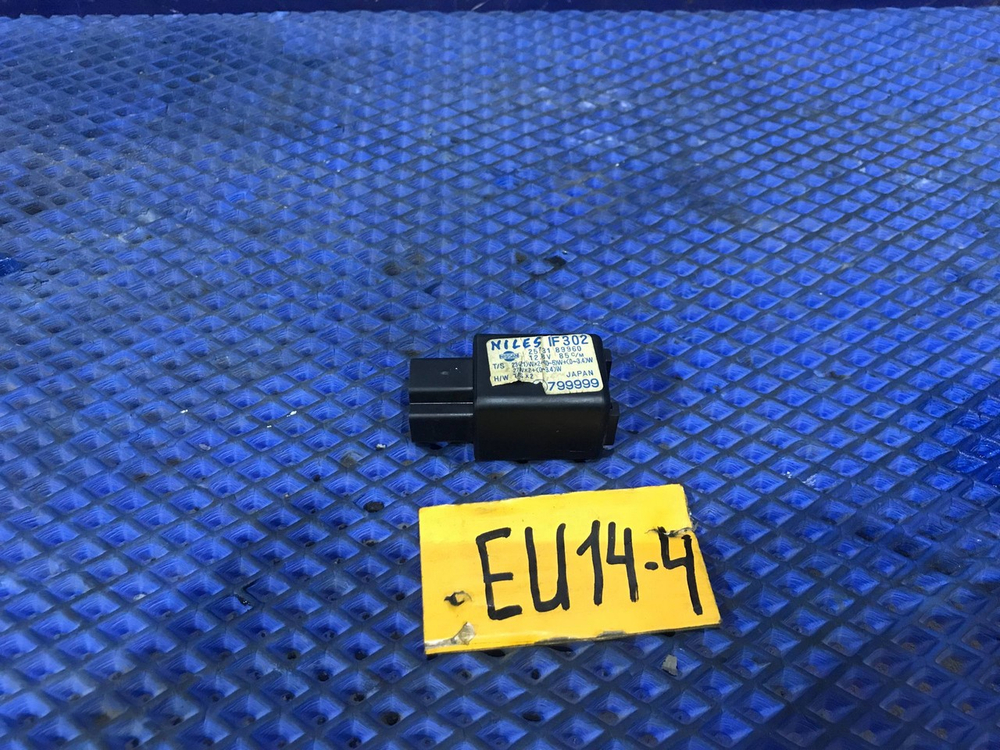 Реле поворотов NISSAN BLUEBIRD 1997