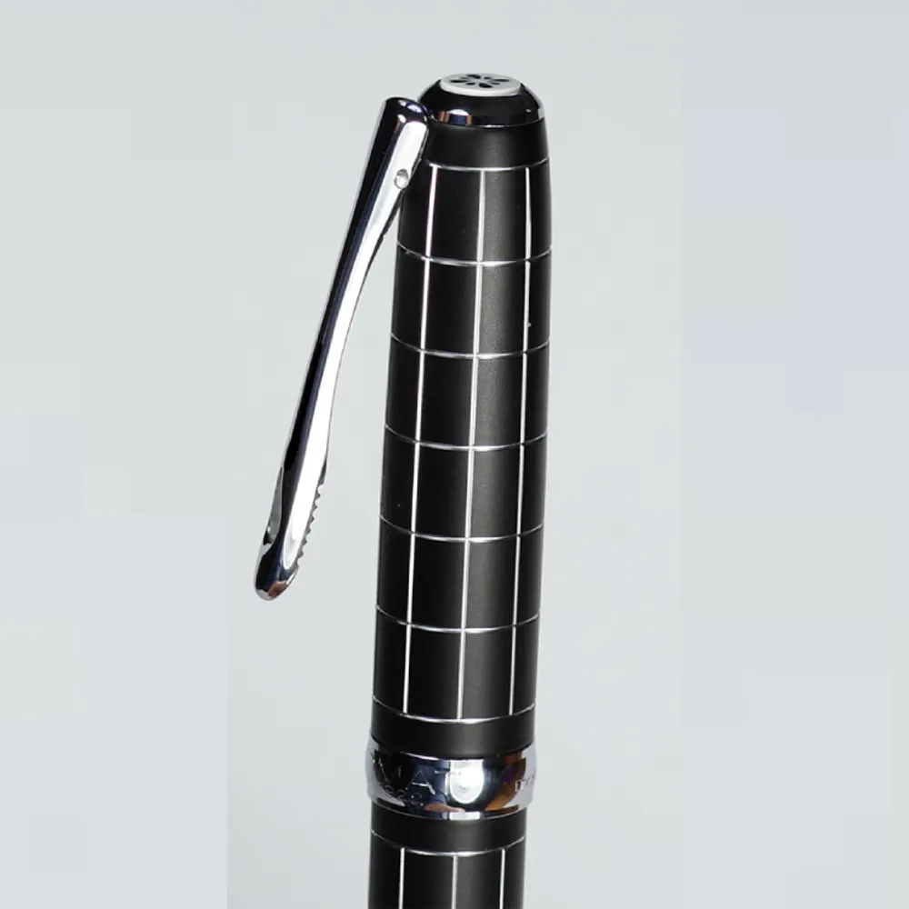 Перьевая ручка Diplomat Excellence A Plus rhomb черная с пером F (D40101023) 10