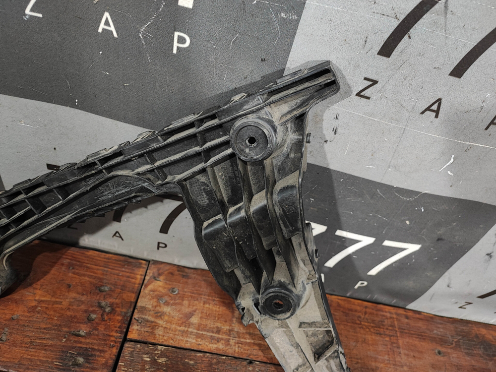 Кронштейн заднего бампера левый Audi A5 (F5) 16-нв Б/У Оригинал 8W6807453B