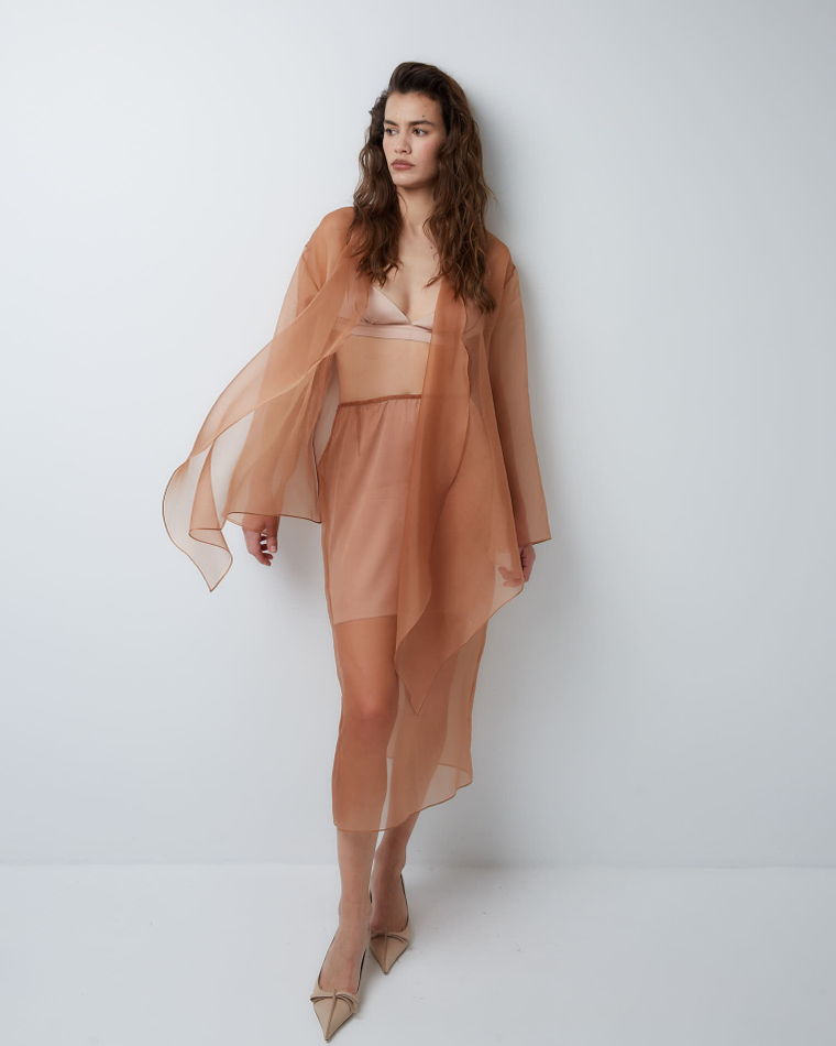 Блуза на пояске из шелковой органзы карамель