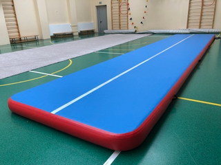 Надувная акробатическая дорожка гимнастическая "StarTrack" - полный комплект - 8х2х0,21м.