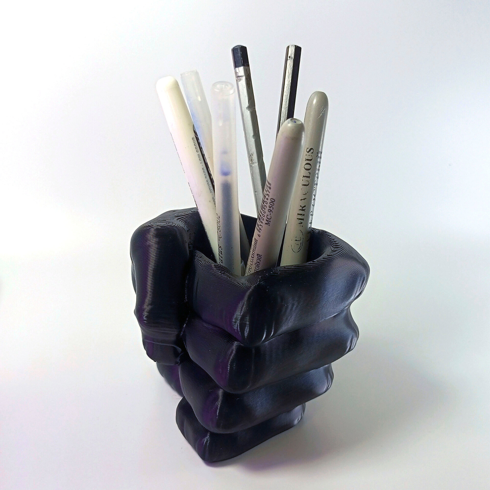 Подставка для карандашей "Кулак", черная, 3D печать, высота 9,5 см.