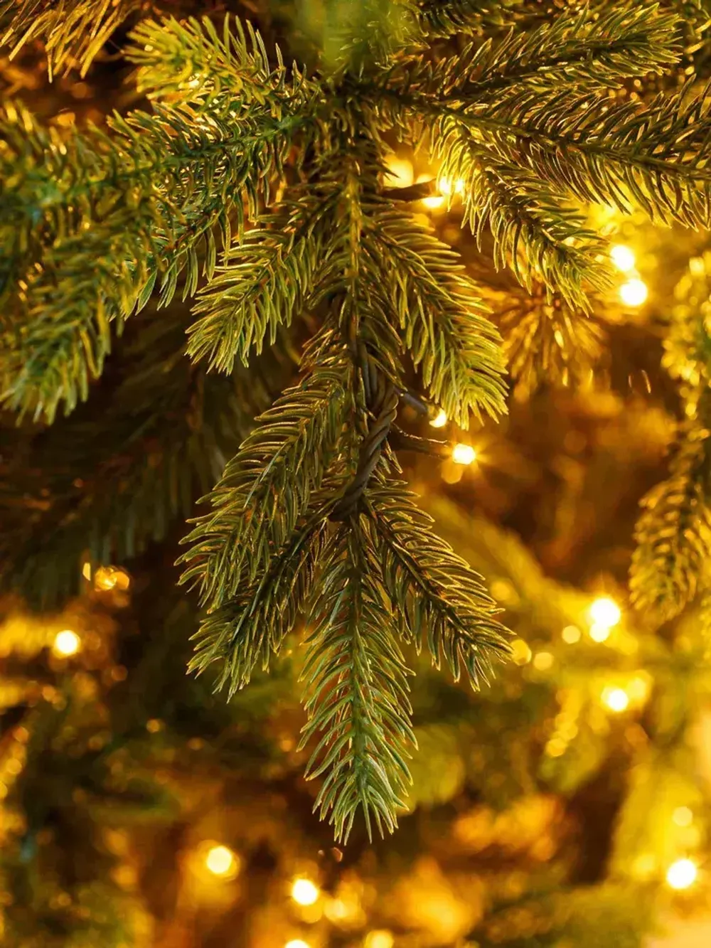 Елка с гирляндой «Грацио» (Литая+пвх) 210 см / 2,1 м