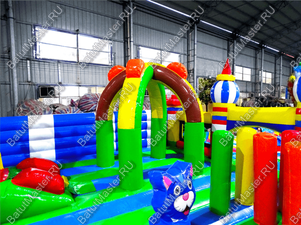 Коммерческий надувной батут "Сказочный замок", размер 11*7*5 м.