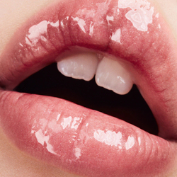 Fenty Beauty Gloss Bomb Fussy