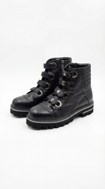 Ботинки с заклепками