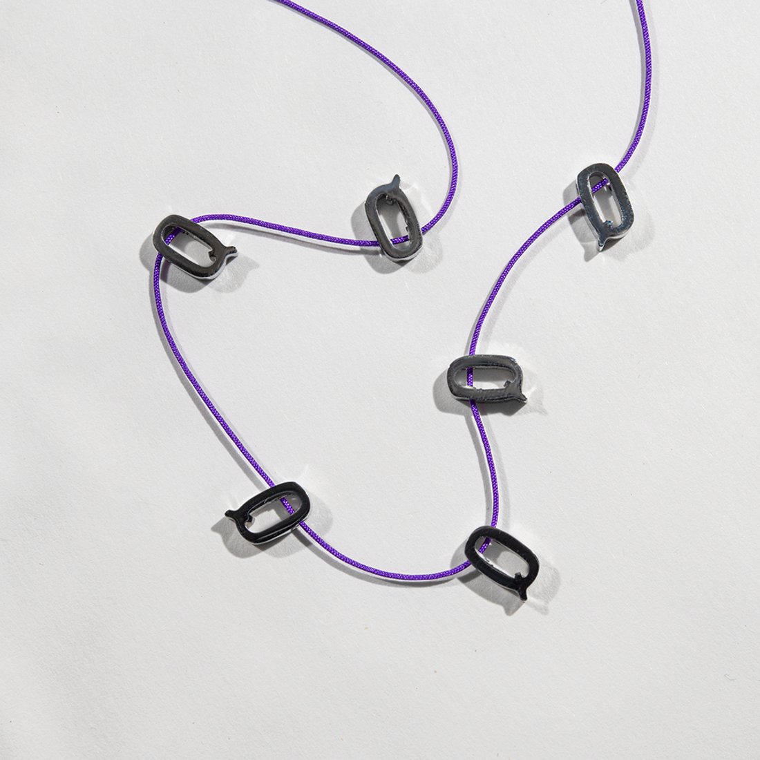 Подвеска в форме буквы "Q", 8мм, сталь