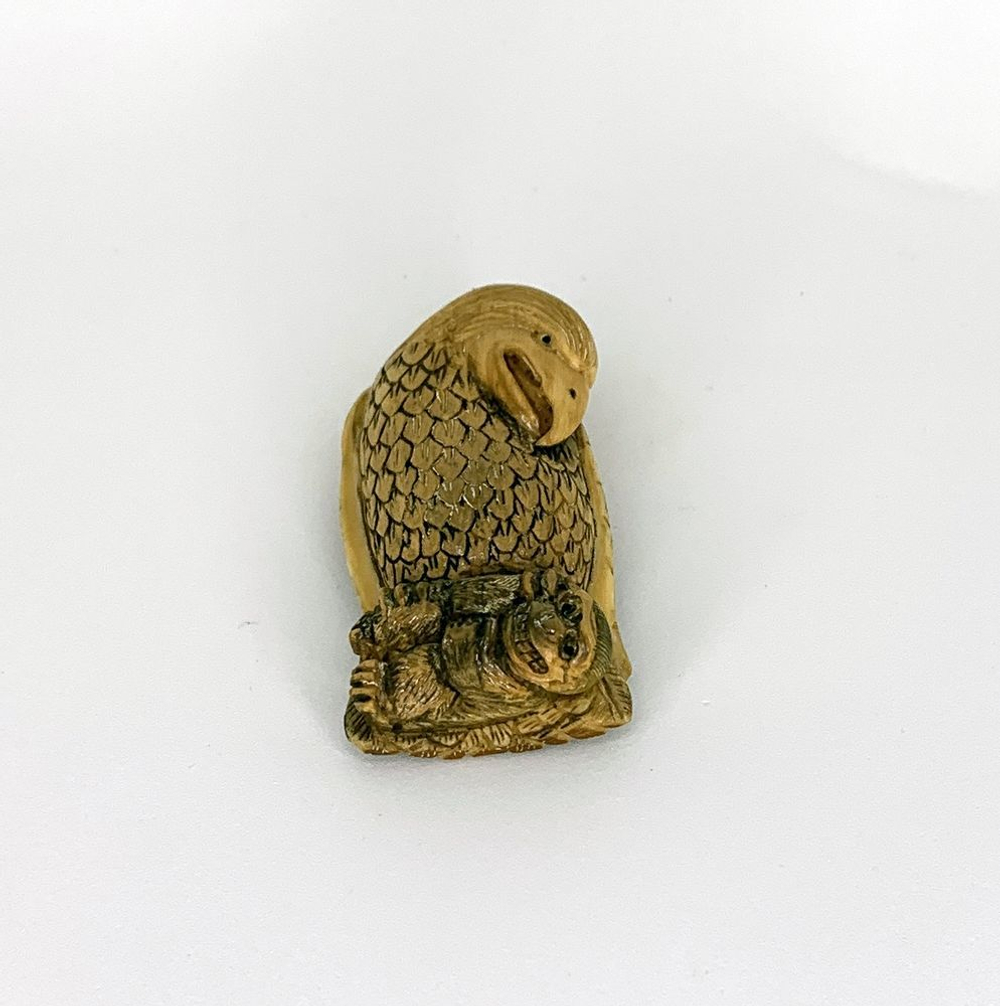 Нэцкэ Орел с обезьянкой (мамонт)