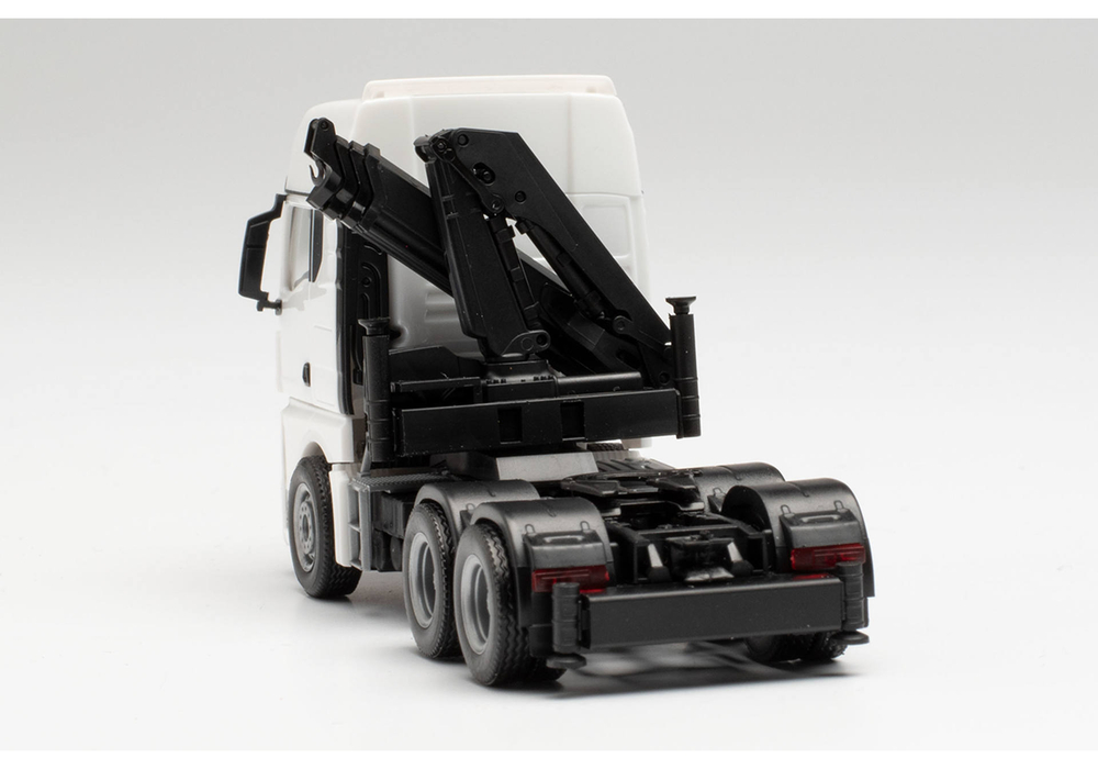 Тягач MAN TGX GX 6x4 с краном, белый