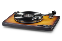 Виниловый проигрыватель MOFI ELECTRONICS Fender PrecisionDeck с картриджем MasterTracker Black