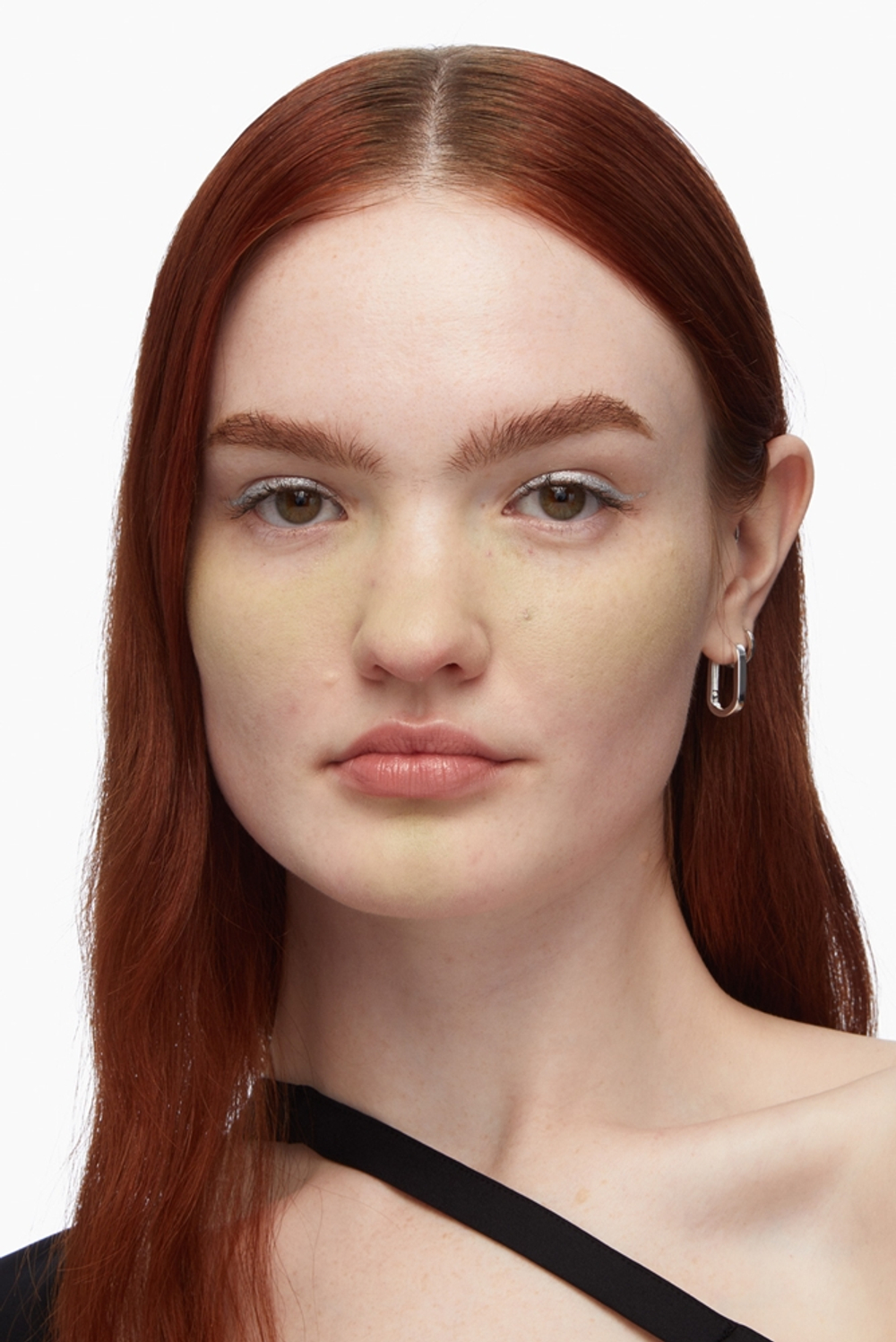 MAYBELLINE NEW YORK Instant Anti Age Eraser - Корректор в жидкой текстуре с аппликатором в виде губки оттенок Green, 6 ml