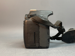 Canon 1000D kit 18-55mm 3.5-5.6 II 3.270 кадров