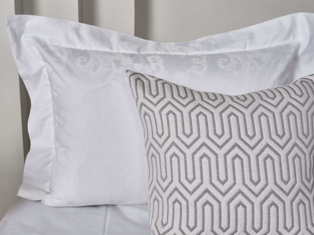 Постельное белье cемейное Сlaire&Caroll Lea белый жаккард