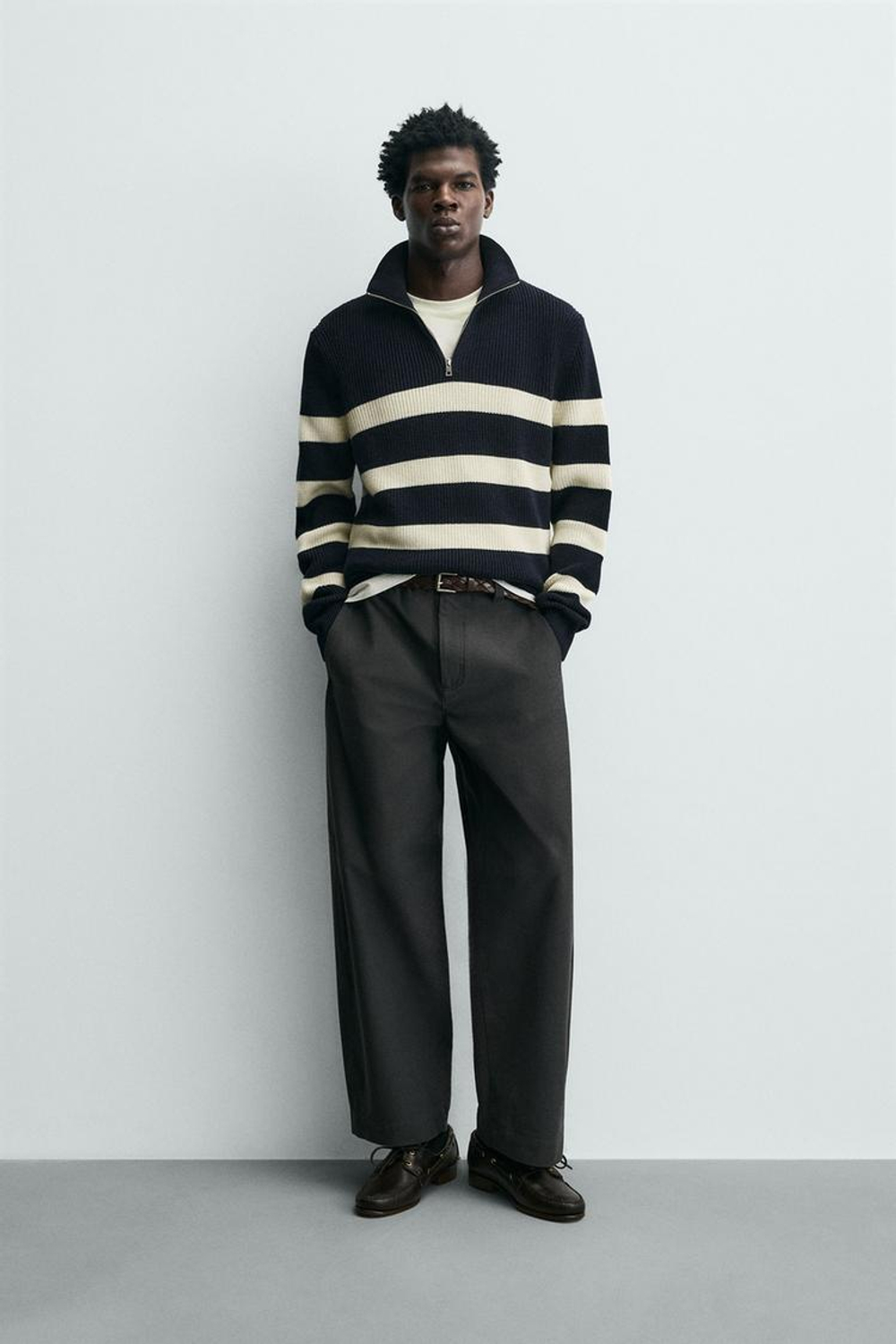 ZARA ДЖЕМПЕР ИЗ ЖЕМЧУЖНОЙ ВЯЗКИ С ВОРОТНИКОМ НА МОЛНИИ, ЭКРЮ/ТЕМНО-СИНИЙ