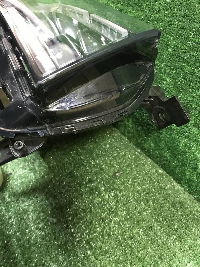 Битая Фара правая Geely Monjaro (2021-н.в.) LED