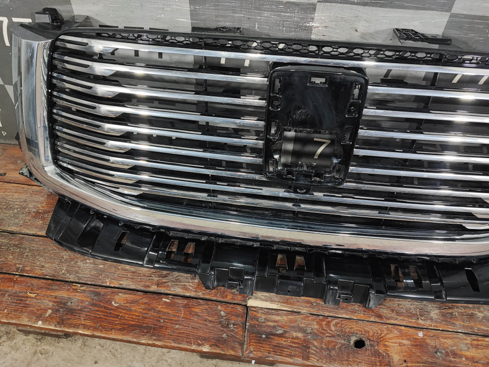 Решетка радиатора Tank 500 21-нв Б/У Оригинал 5509200XKV3CA