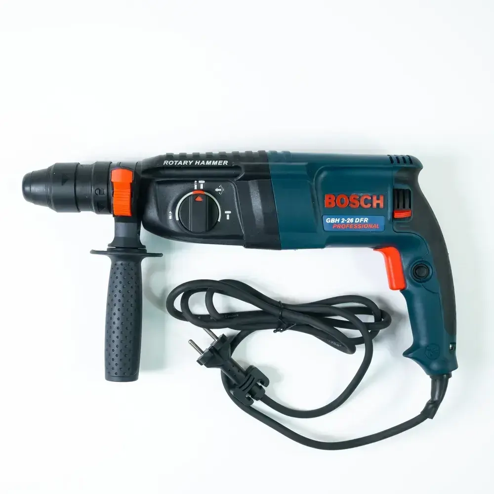 Bosch Перфоратор 801 Вт, 0 акк.